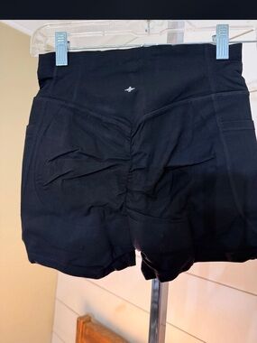 HALARA Black High-Rise Butt Scrunch & Butt Lift Shorts